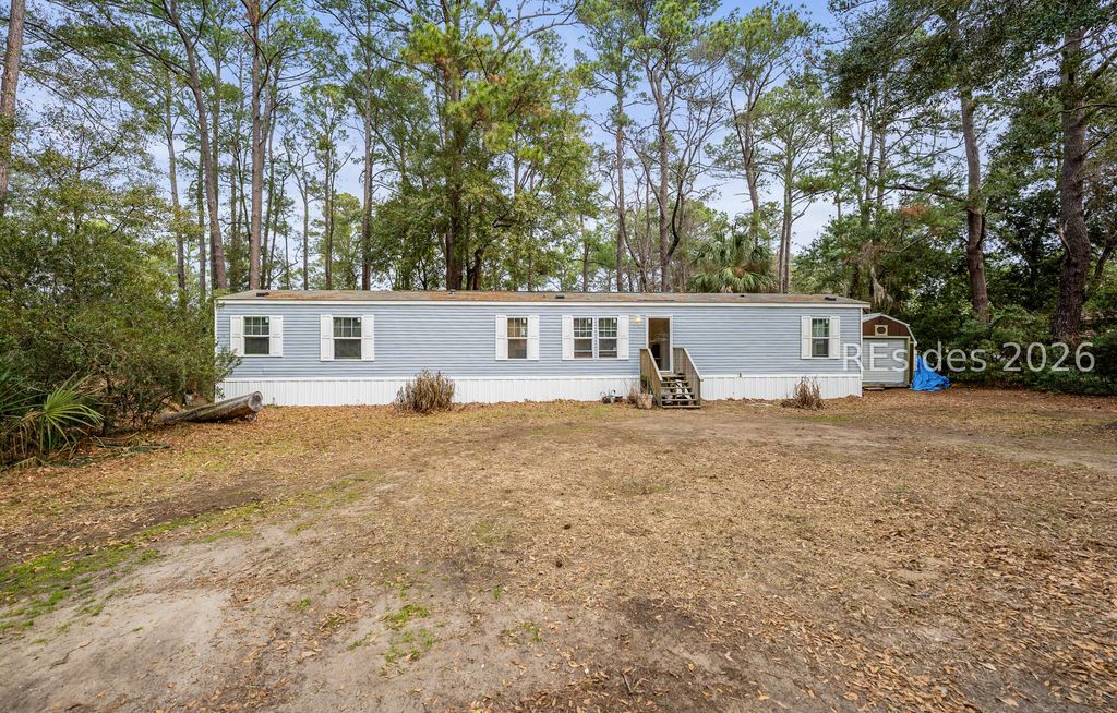 14 Palm Point Rd, Beaufort, SC 29907
