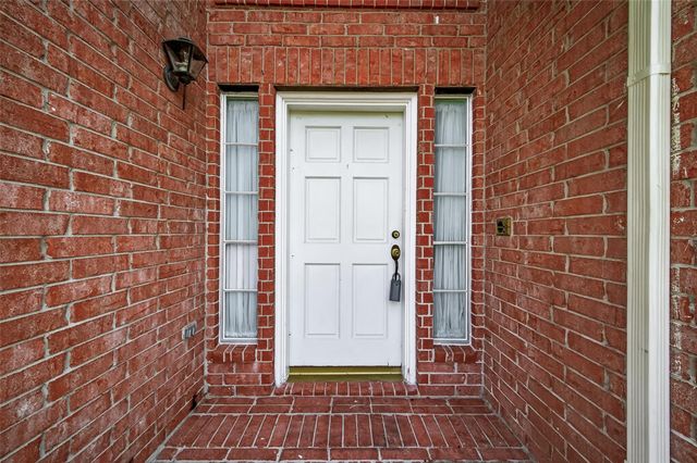 2103 Five Iron Drive, Houston, TX 77089