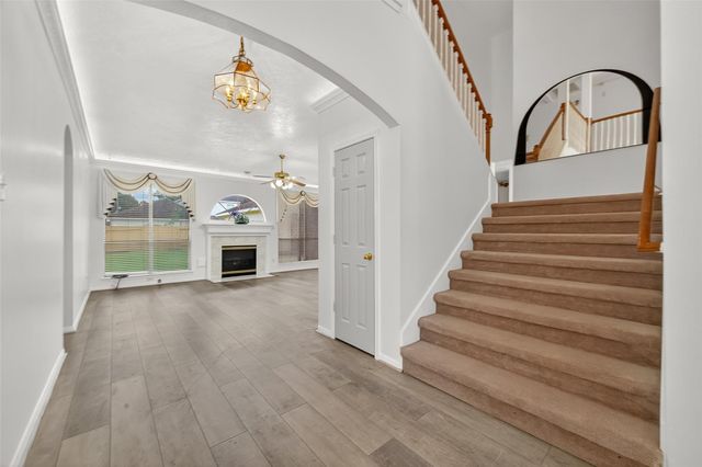 2103 Five Iron Drive, Houston, TX 77089