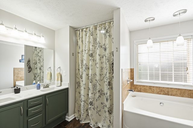 3467 Melrose Dr, Clarksville, TN 37042