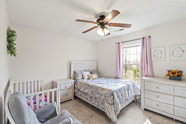 3467 Melrose Dr, Clarksville, TN 37042