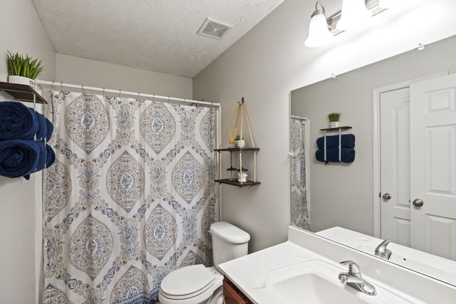 3467 Melrose Dr, Clarksville, TN 37042