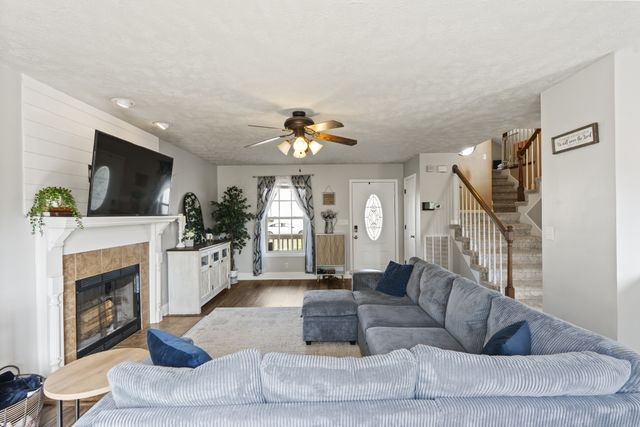 3467 Melrose Dr, Clarksville, TN 37042