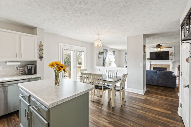 3467 Melrose Dr, Clarksville, TN 37042