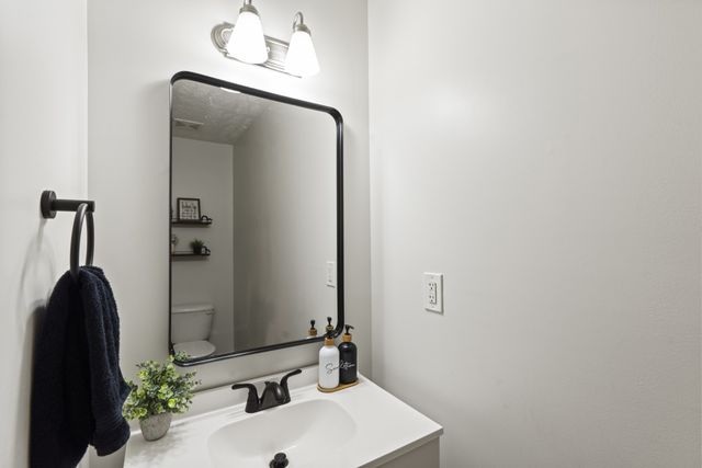 3467 Melrose Dr, Clarksville, TN 37042