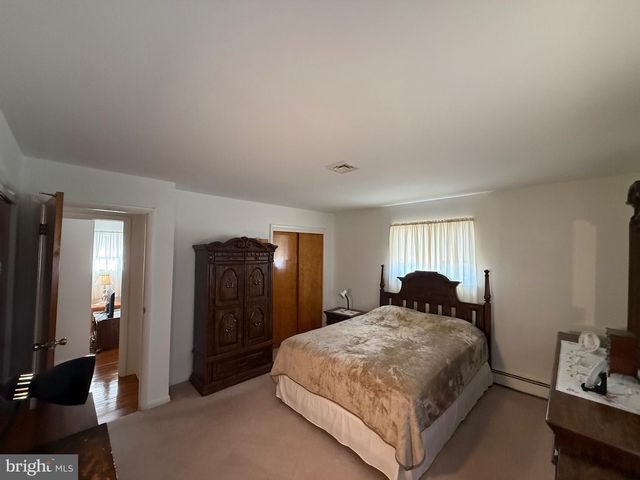 11 GRAND AVE, Trenton, NJ 08620