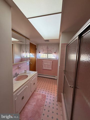 11 GRAND AVE, Trenton, NJ 08620