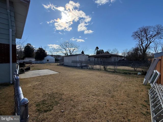 11 GRAND AVE, Trenton, NJ 08620