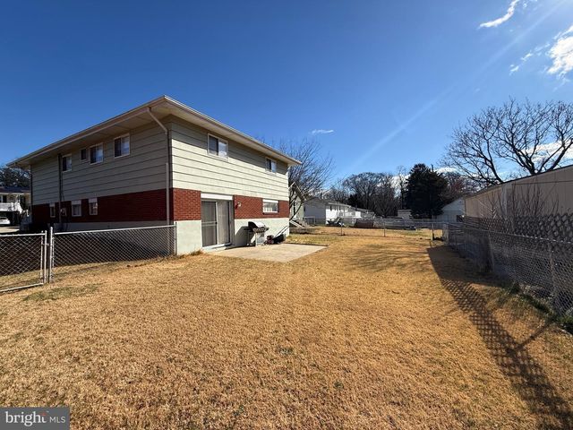 11 GRAND AVE, Trenton, NJ 08620