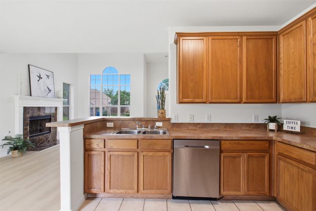519 Mattie Lane, Lake Dallas, TX 75065