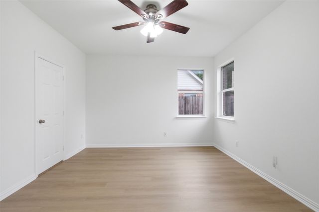 519 Mattie Lane, Lake Dallas, TX 75065