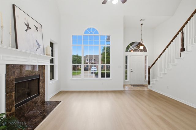519 Mattie Lane, Lake Dallas, TX 75065
