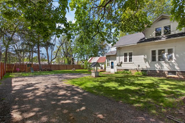 1536 E Nickerson Avenue, Benton Harbor, MI 49022