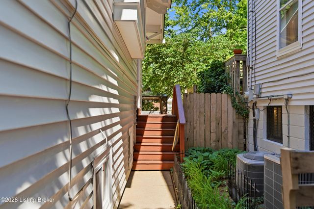 1619 Edgeland Ave, Louisville, KY 40204