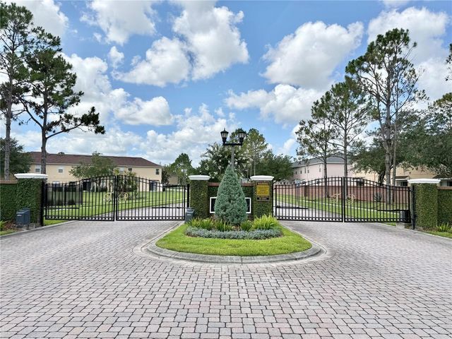 823 PINE POINTE LANE, Orlando, FL 32828