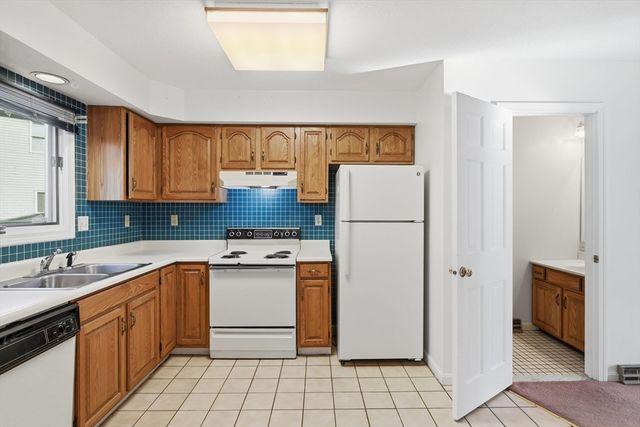 200 Lambert Terr 70, Chicopee, MA 01020