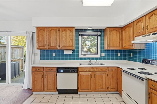 200 Lambert Terr 70, Chicopee, MA 01020