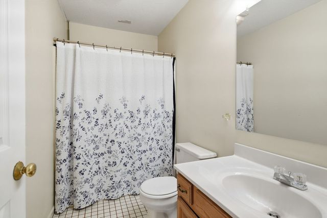 200 Lambert Terr 70, Chicopee, MA 01020