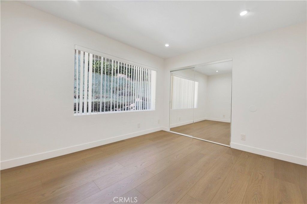 Image 22 of property listing at 21203 Trumpet Drive 102, Newhall, CA 91321