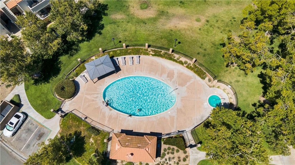 Image 28 of property listing at 21203 Trumpet Drive 102, Newhall, CA 91321