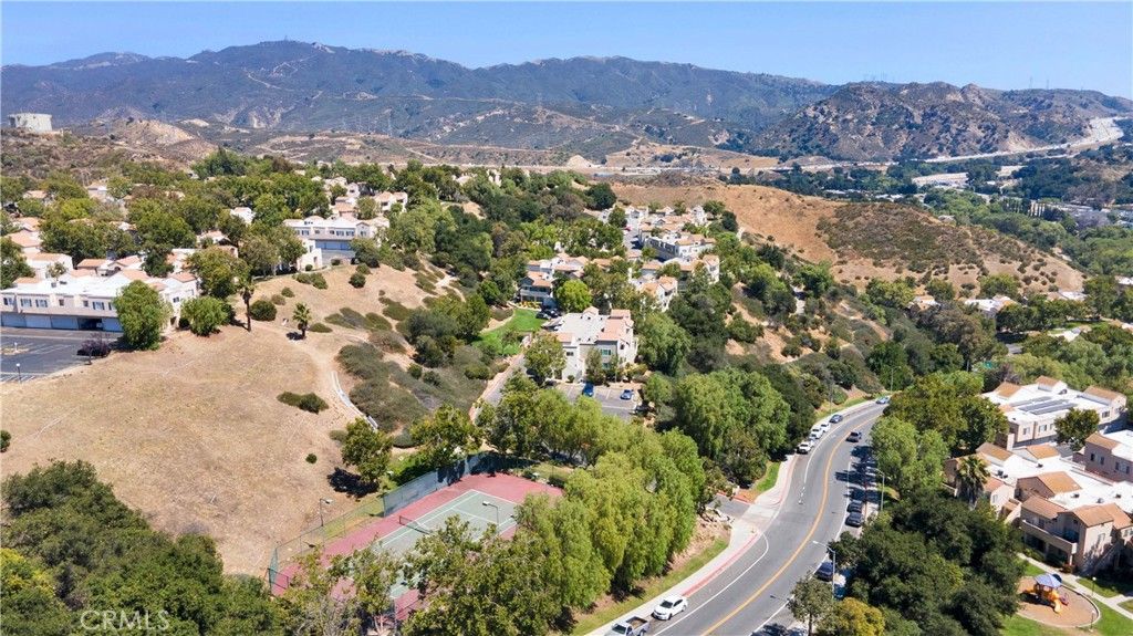 Image 31 of property listing at 21203 Trumpet Drive 102, Newhall, CA 91321