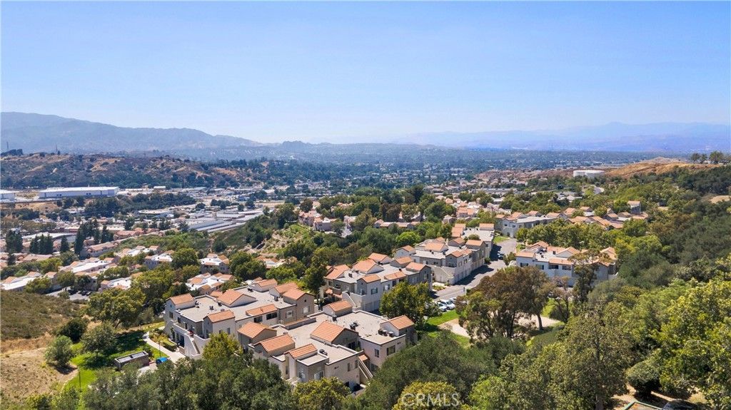 Image 32 of property listing at 21203 Trumpet Drive 102, Newhall, CA 91321