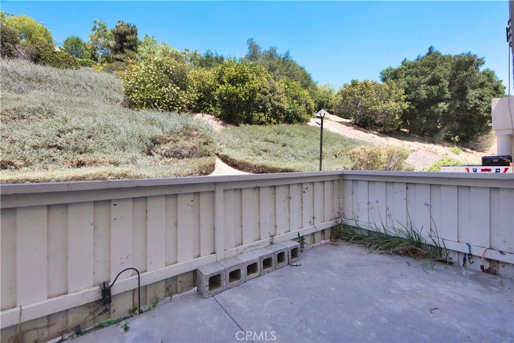 Image 7 of property listing at 21203 Trumpet Drive 102, Newhall, CA 91321