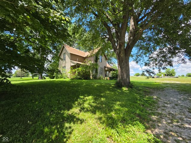 1668 W Greencastle Road, Mooresville, IN 46158