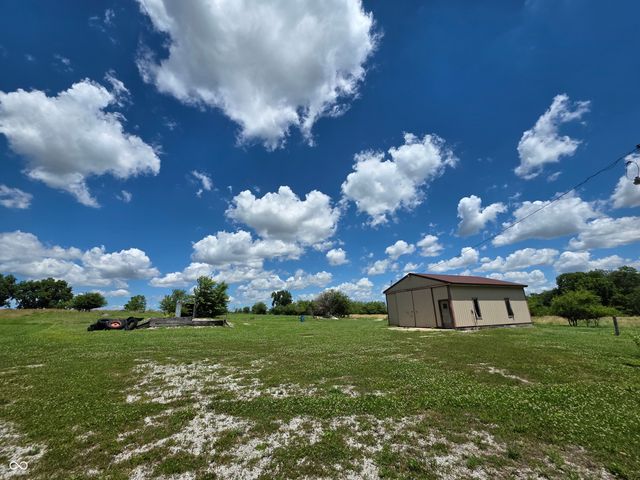 1668 W Greencastle Road, Mooresville, IN 46158