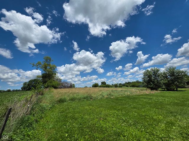 1668 W Greencastle Road, Mooresville, IN 46158