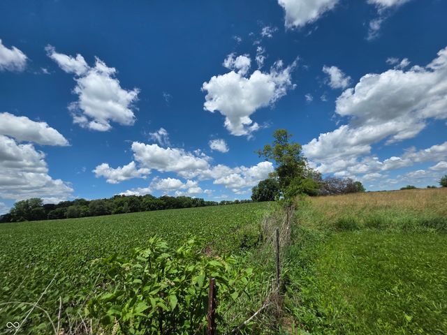 1668 W Greencastle Road, Mooresville, IN 46158