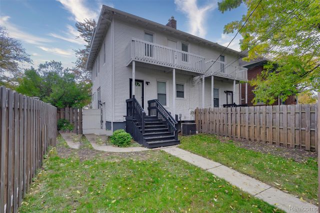 2240 BIDDLE Avenue, Wyandotte, MI 48192