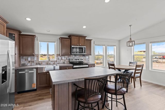 41711 N US HWY 60 --, Morristown, AZ 85342