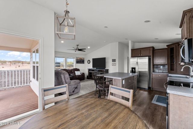 41711 N US HWY 60 --, Morristown, AZ 85342