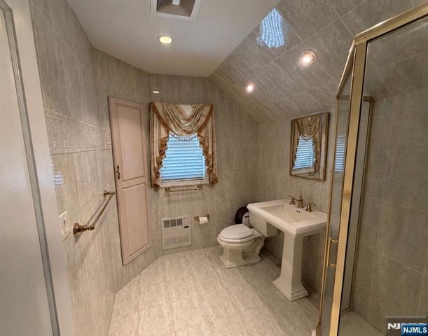 270 Bell Avenue, Hasbrouck Heights, NJ 07604