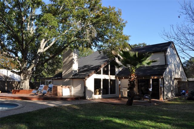 1602 Big Lake Drive, Houston, TX 77077