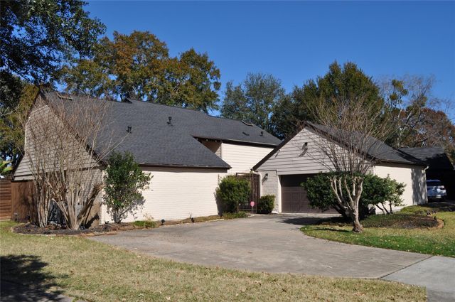 1602 Big Lake Drive, Houston, TX 77077