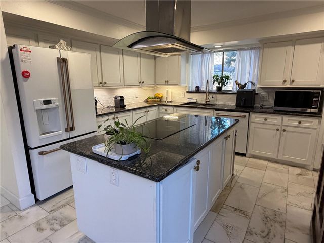 1602 Big Lake Drive, Houston, TX 77077