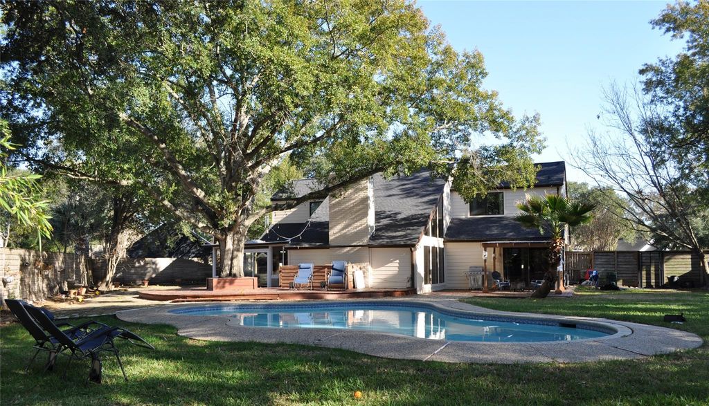 1602 Big Lake Drive, Houston, TX 77077