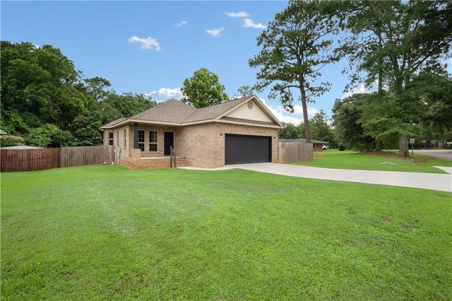 8156 Cheyenne Street N, Theodore, AL 36582