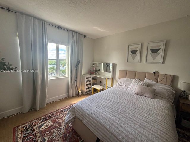 400 Kings Point Drive 622, Sunny Isles Beach, FL 33160