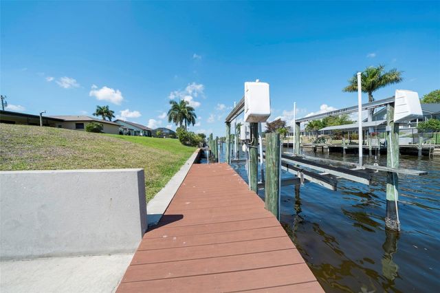 1433 SE 28TH TERRACE, Cape Coral, FL 33904