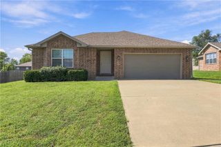 516 Emerson Drive, Belton, MO 64012