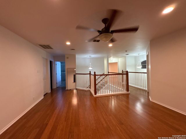 101 YEAGER CIR, Cibolo, TX 78108