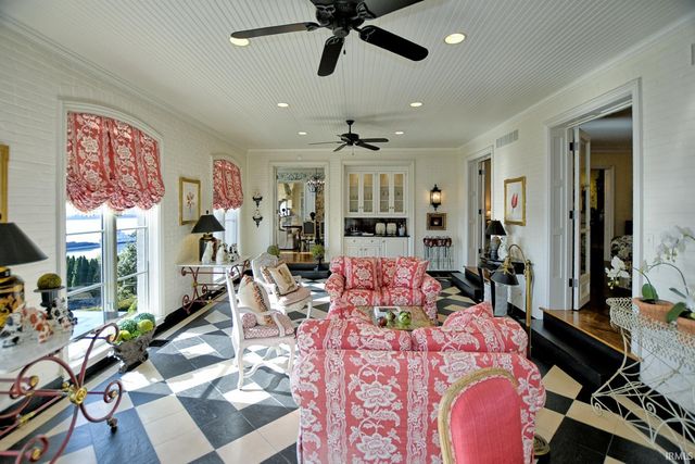 305 E Jennings Street, Newburgh, IN 47630