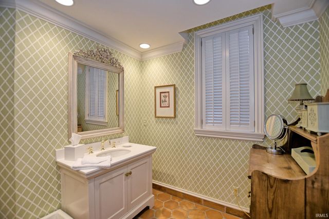 305 E Jennings Street, Newburgh, IN 47630