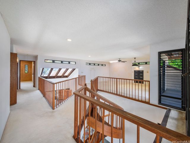 12 Lumahai Street, Honolulu, HI 96825