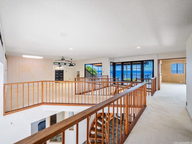 12 Lumahai Street, Honolulu, HI 96825