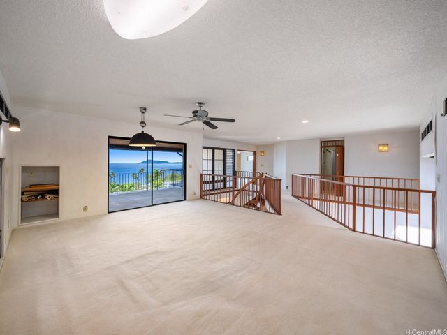 12 Lumahai Street, Honolulu, HI 96825