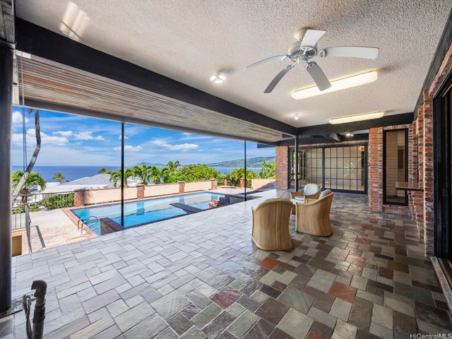 12 Lumahai Street, Honolulu, HI 96825